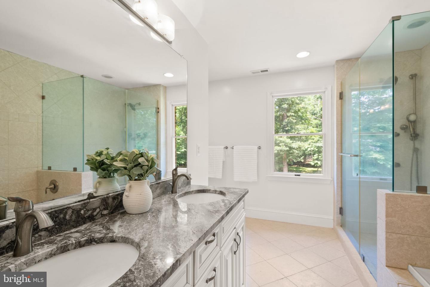 11112 COROBON LN, GREAT FALLS, Virginia 22066, 5 Bedrooms Bedrooms, ,4 BathroomsBathrooms,Residential,For sale,11112 COROBON LN,VAFX2250488 MLS # VAFX2250488