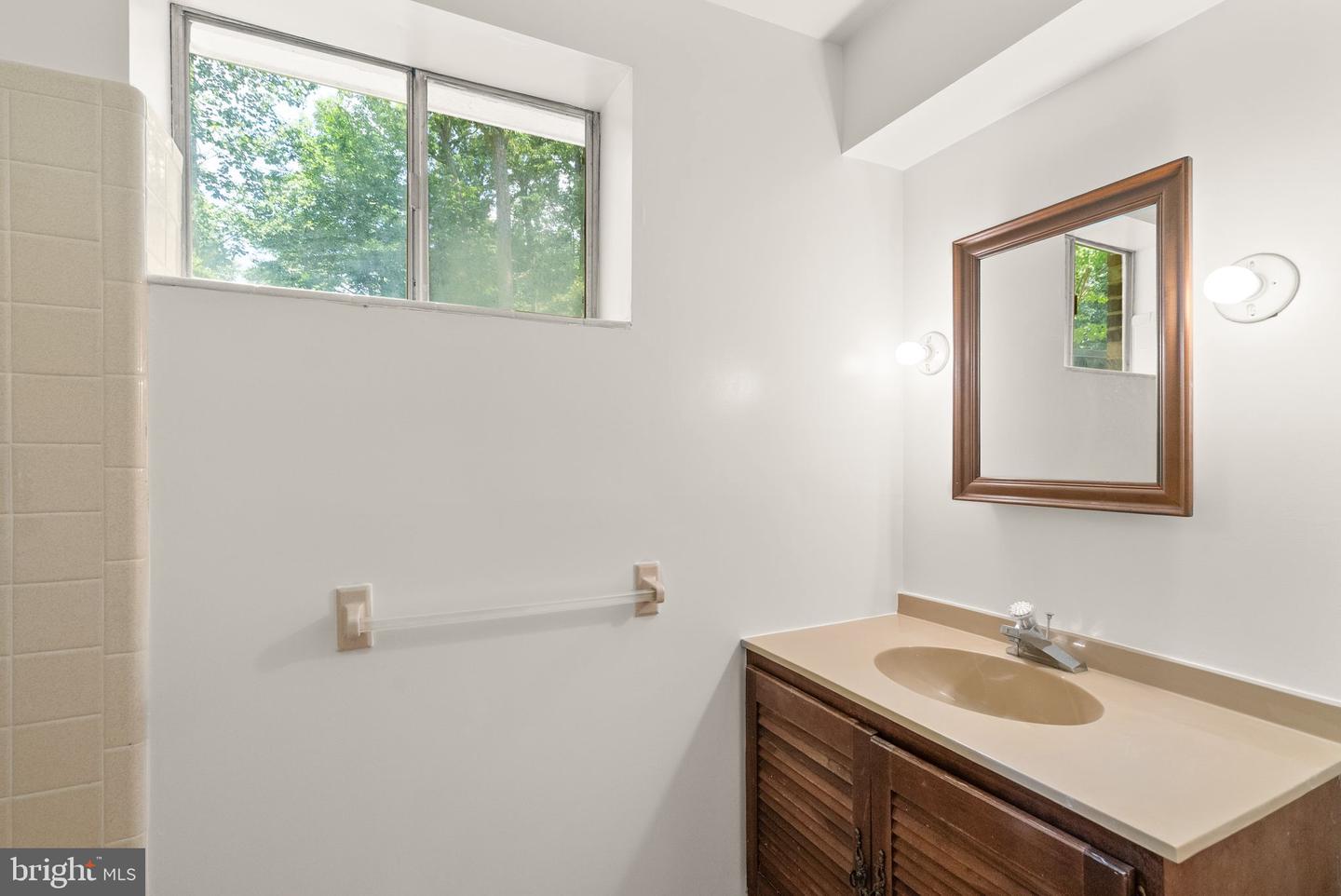 11112 COROBON LN, GREAT FALLS, Virginia 22066, 5 Bedrooms Bedrooms, ,4 BathroomsBathrooms,Residential,For sale,11112 COROBON LN,VAFX2250488 MLS # VAFX2250488