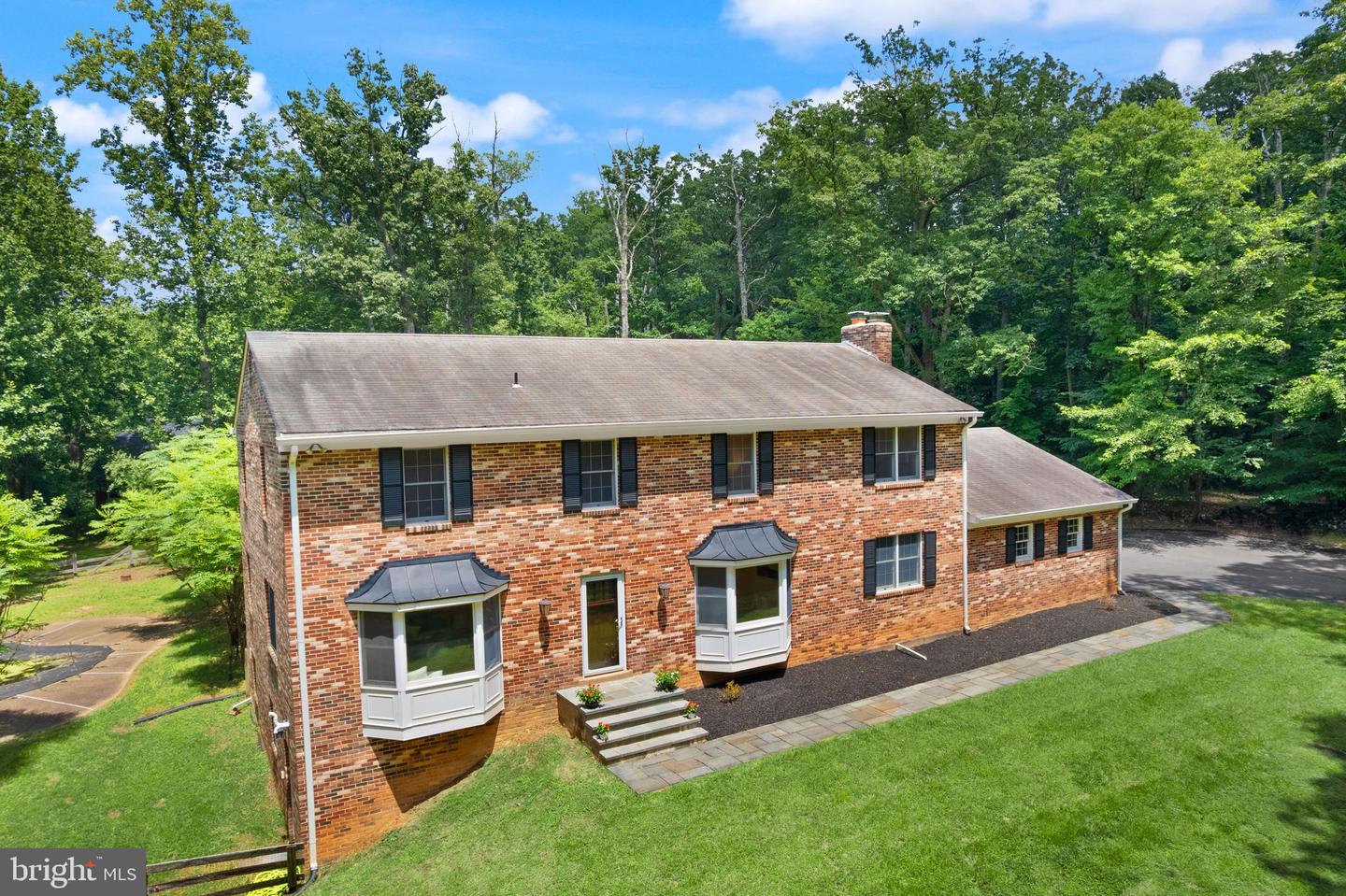 11112 COROBON LN, GREAT FALLS, Virginia 22066, 5 Bedrooms Bedrooms, ,4 BathroomsBathrooms,Residential,For sale,11112 COROBON LN,VAFX2250488 MLS # VAFX2250488