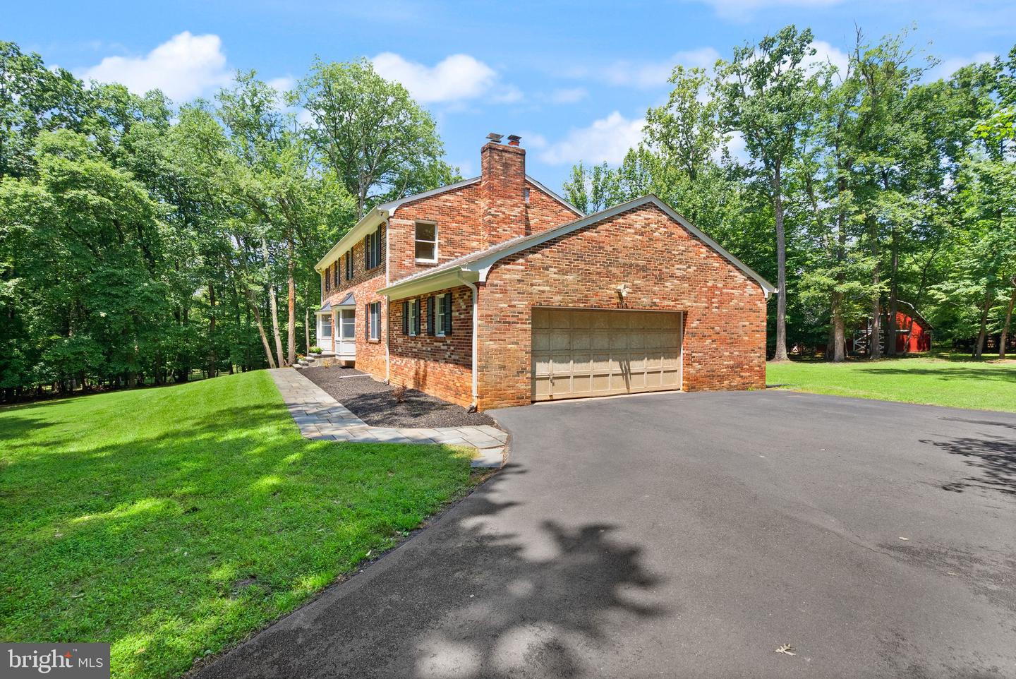 11112 COROBON LN, GREAT FALLS, Virginia 22066, 5 Bedrooms Bedrooms, ,4 BathroomsBathrooms,Residential,For sale,11112 COROBON LN,VAFX2250488 MLS # VAFX2250488