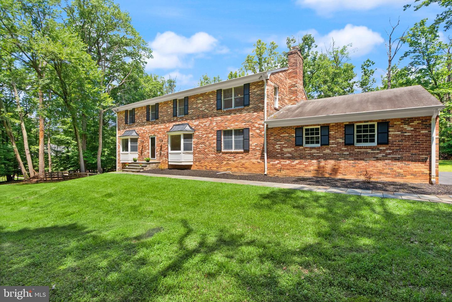 11112 COROBON LN, GREAT FALLS, Virginia 22066, 5 Bedrooms Bedrooms, ,4 BathroomsBathrooms,Residential,For sale,11112 COROBON LN,VAFX2250488 MLS # VAFX2250488