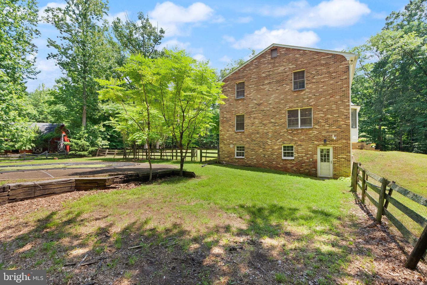11112 COROBON LN, GREAT FALLS, Virginia 22066, 5 Bedrooms Bedrooms, ,4 BathroomsBathrooms,Residential,For sale,11112 COROBON LN,VAFX2250488 MLS # VAFX2250488