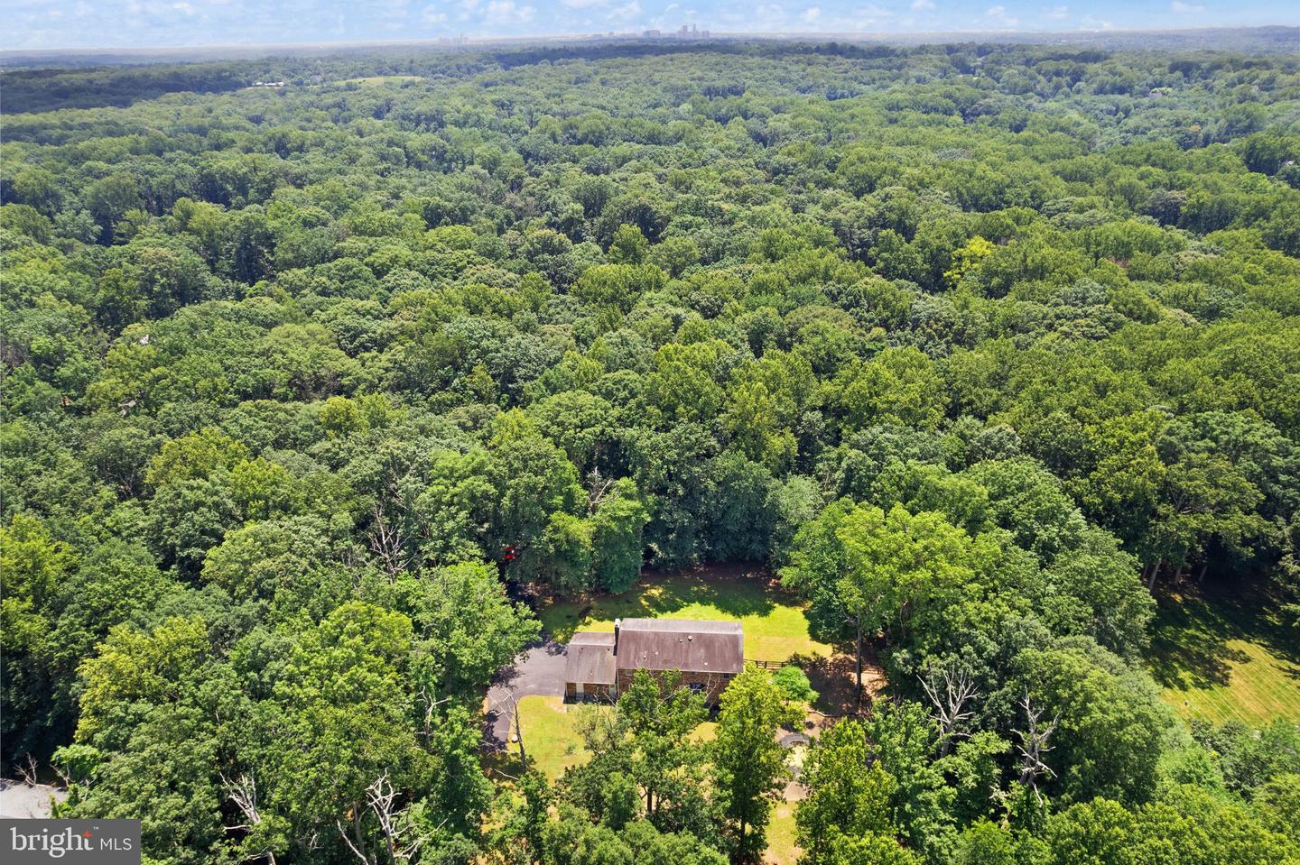 11112 COROBON LN, GREAT FALLS, Virginia 22066, 5 Bedrooms Bedrooms, ,4 BathroomsBathrooms,Residential,For sale,11112 COROBON LN,VAFX2250488 MLS # VAFX2250488