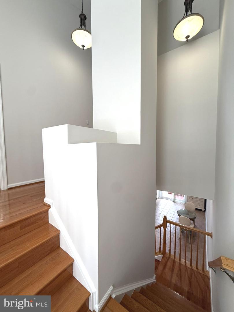 5287 BALLYCASTLE CIR, ALEXANDRIA, Virginia 22315, 3 Bedrooms Bedrooms, ,2 BathroomsBathrooms,Residential,For sale,5287 BALLYCASTLE CIR,VAFX2250586 MLS # VAFX2250586
