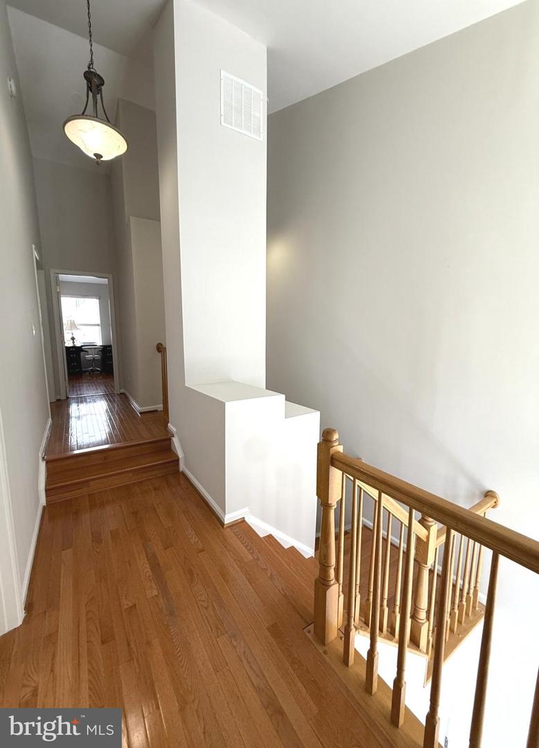 5287 BALLYCASTLE CIR, ALEXANDRIA, Virginia 22315, 3 Bedrooms Bedrooms, ,2 BathroomsBathrooms,Residential,For sale,5287 BALLYCASTLE CIR,VAFX2250586 MLS # VAFX2250586
