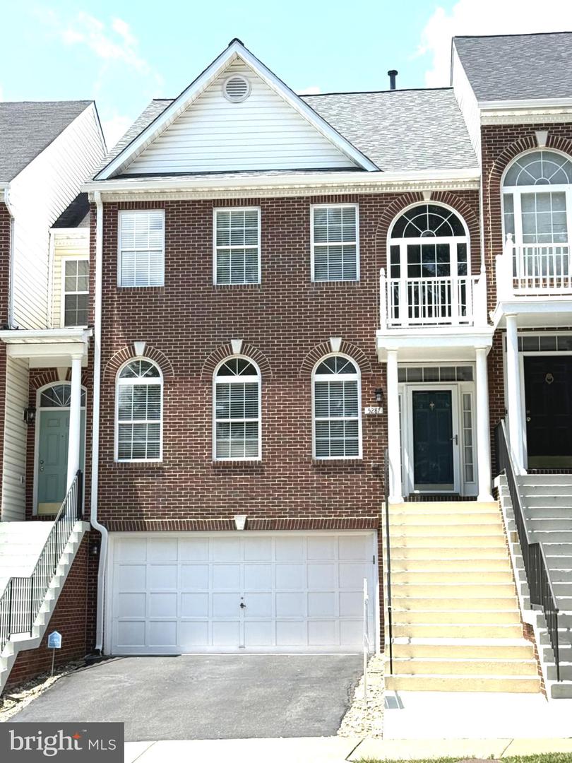 5287 BALLYCASTLE CIR, ALEXANDRIA, Virginia 22315, 3 Bedrooms Bedrooms, ,2 BathroomsBathrooms,Residential,For sale,5287 BALLYCASTLE CIR,VAFX2250586 MLS # VAFX2250586
