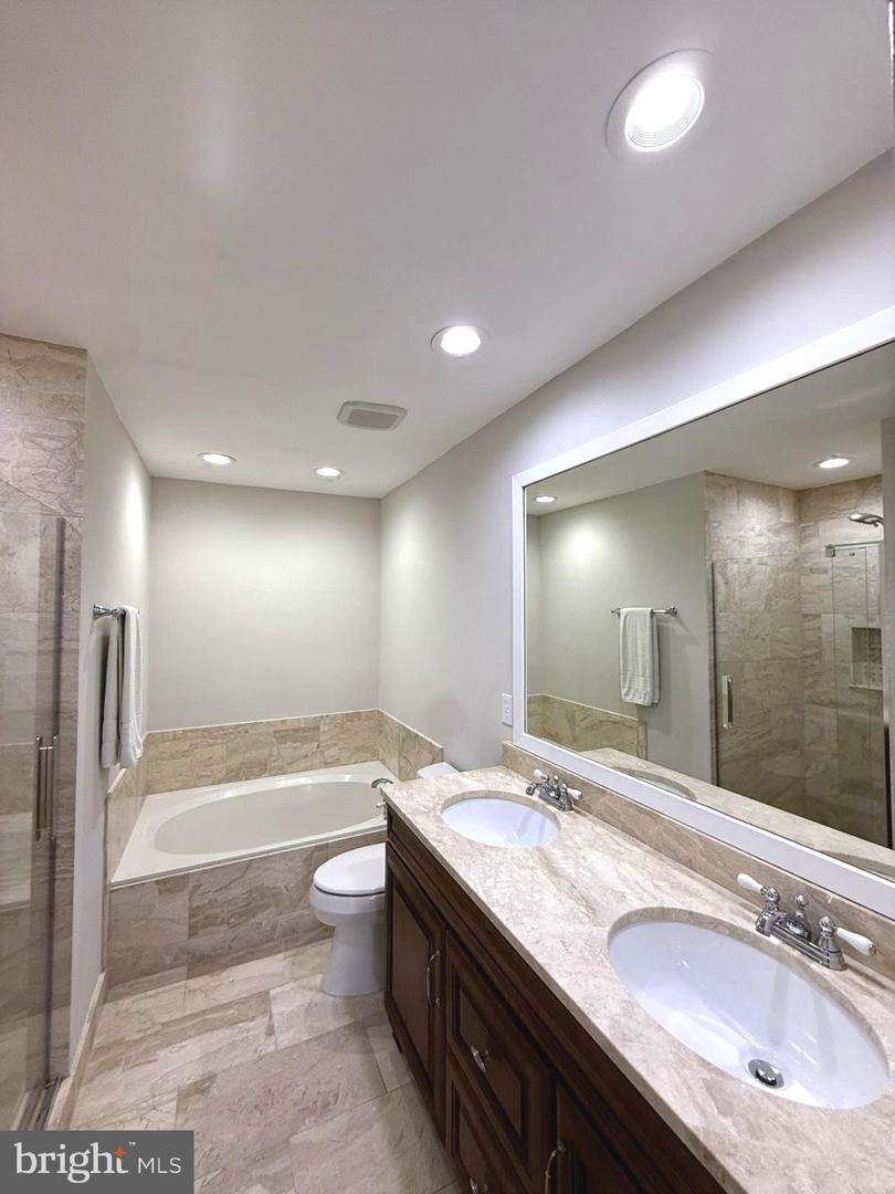 5287 BALLYCASTLE CIR, ALEXANDRIA, Virginia 22315, 3 Bedrooms Bedrooms, ,2 BathroomsBathrooms,Residential,For sale,5287 BALLYCASTLE CIR,VAFX2250586 MLS # VAFX2250586