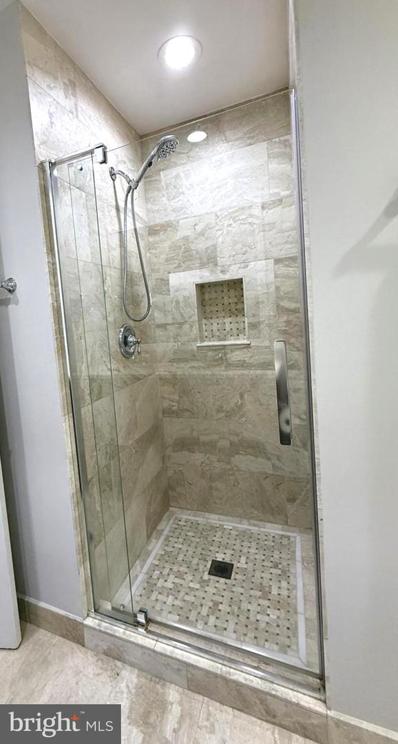 5287 BALLYCASTLE CIR, ALEXANDRIA, Virginia 22315, 3 Bedrooms Bedrooms, ,2 BathroomsBathrooms,Residential,For sale,5287 BALLYCASTLE CIR,VAFX2250586 MLS # VAFX2250586