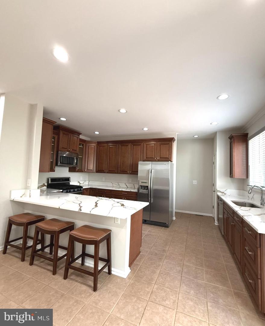 5287 BALLYCASTLE CIR, ALEXANDRIA, Virginia 22315, 3 Bedrooms Bedrooms, ,2 BathroomsBathrooms,Residential,For sale,5287 BALLYCASTLE CIR,VAFX2250586 MLS # VAFX2250586