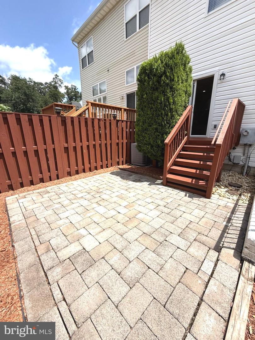 5287 BALLYCASTLE CIR, ALEXANDRIA, Virginia 22315, 3 Bedrooms Bedrooms, ,2 BathroomsBathrooms,Residential,For sale,5287 BALLYCASTLE CIR,VAFX2250586 MLS # VAFX2250586