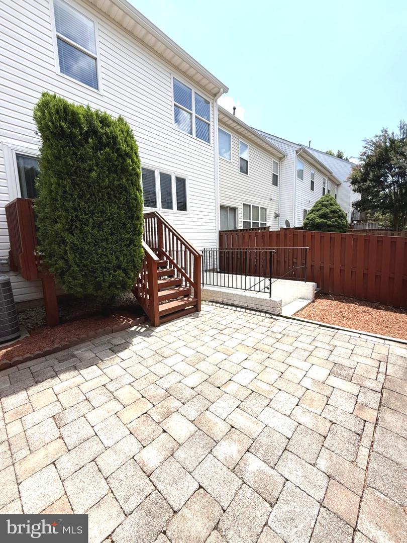 5287 BALLYCASTLE CIR, ALEXANDRIA, Virginia 22315, 3 Bedrooms Bedrooms, ,2 BathroomsBathrooms,Residential,For sale,5287 BALLYCASTLE CIR,VAFX2250586 MLS # VAFX2250586
