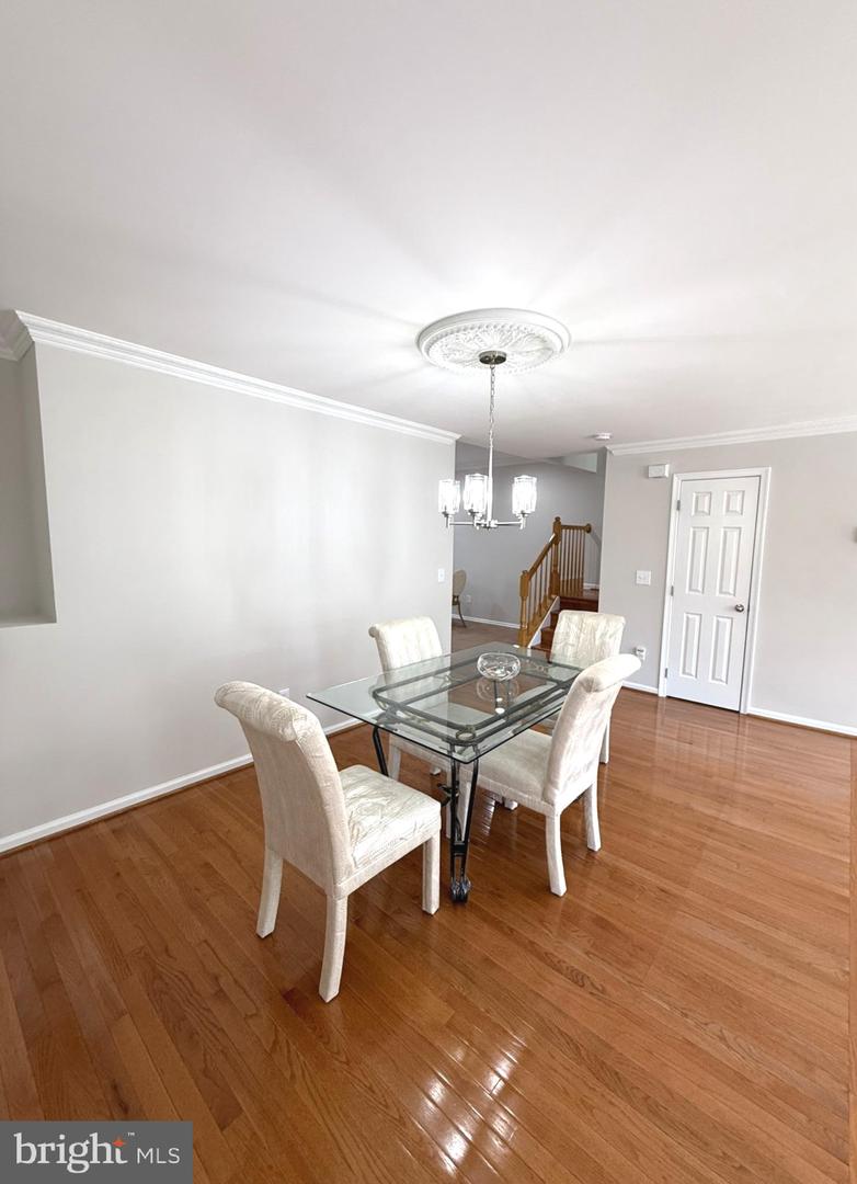 5287 BALLYCASTLE CIR, ALEXANDRIA, Virginia 22315, 3 Bedrooms Bedrooms, ,2 BathroomsBathrooms,Residential,For sale,5287 BALLYCASTLE CIR,VAFX2250586 MLS # VAFX2250586
