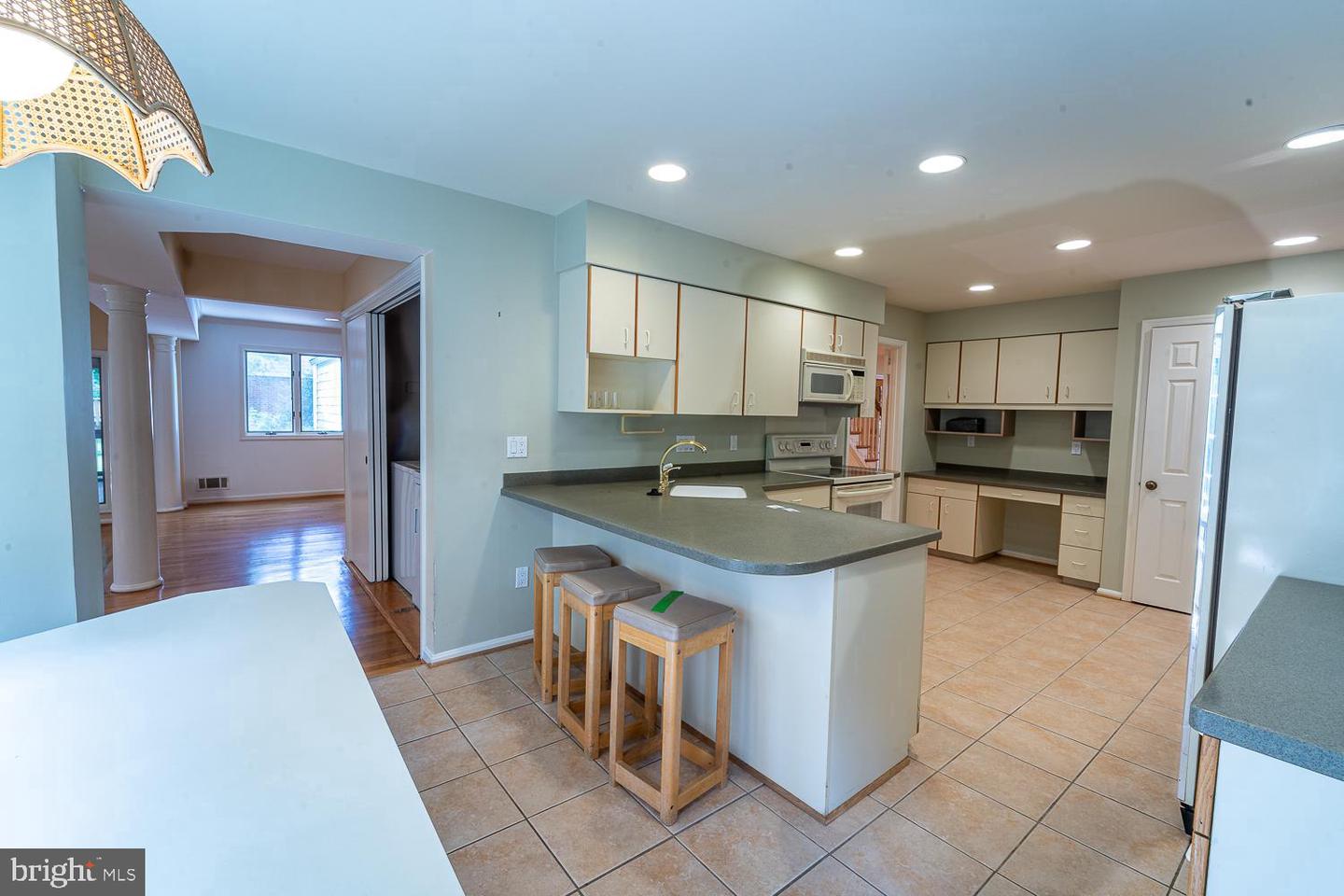 1197 WINTER HUNT RD, MCLEAN, Virginia 22102, 5 Bedrooms Bedrooms, ,4 BathroomsBathrooms,Residential,For sale,1197 WINTER HUNT RD,VAFX2250678 MLS # VAFX2250678