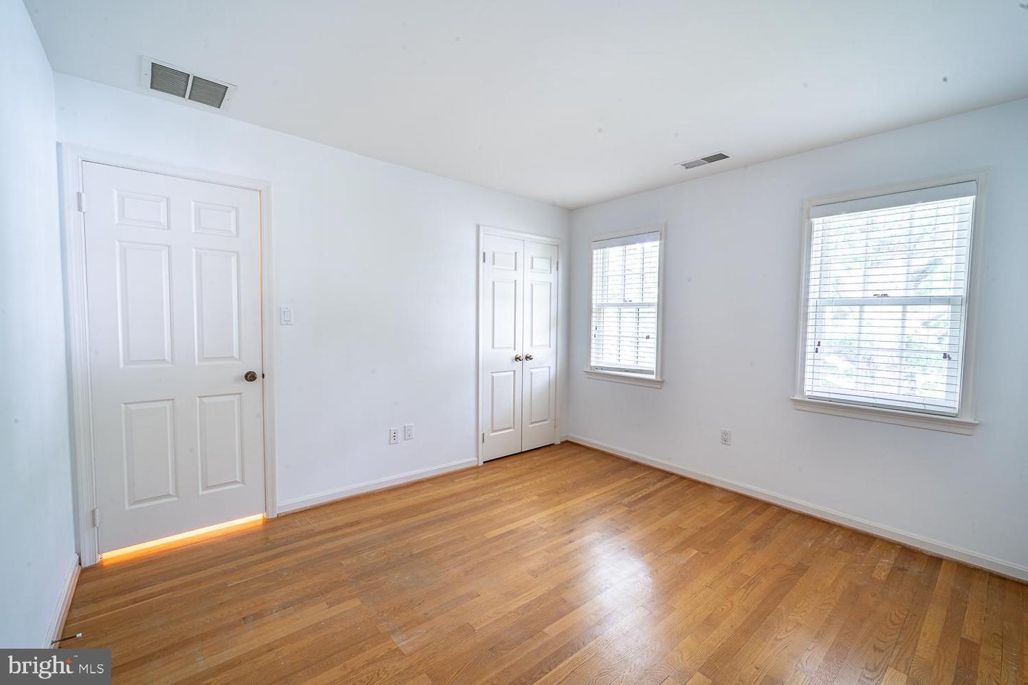 1197 WINTER HUNT RD, MCLEAN, Virginia 22102, 5 Bedrooms Bedrooms, ,4 BathroomsBathrooms,Residential,For sale,1197 WINTER HUNT RD,VAFX2250678 MLS # VAFX2250678