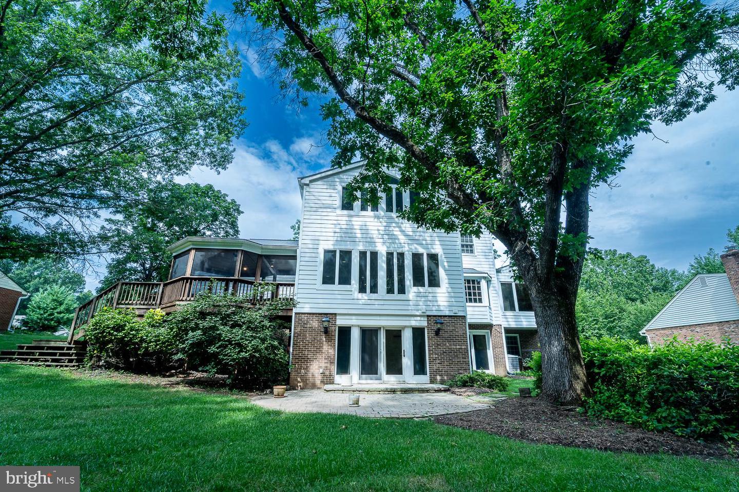 1197 WINTER HUNT RD, MCLEAN, Virginia 22102, 5 Bedrooms Bedrooms, ,4 BathroomsBathrooms,Residential,For sale,1197 WINTER HUNT RD,VAFX2250678 MLS # VAFX2250678
