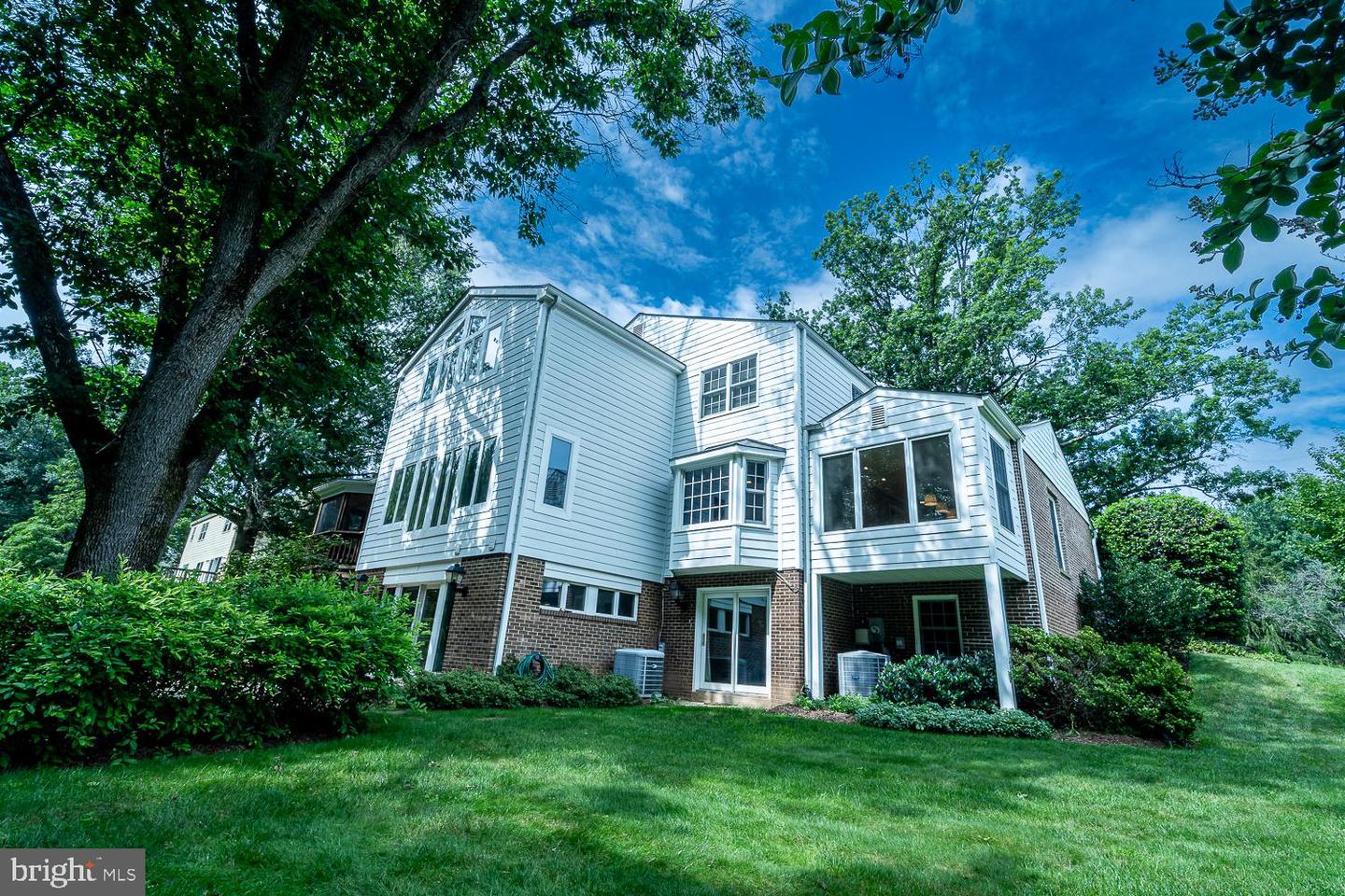 1197 WINTER HUNT RD, MCLEAN, Virginia 22102, 5 Bedrooms Bedrooms, ,4 BathroomsBathrooms,Residential,For sale,1197 WINTER HUNT RD,VAFX2250678 MLS # VAFX2250678
