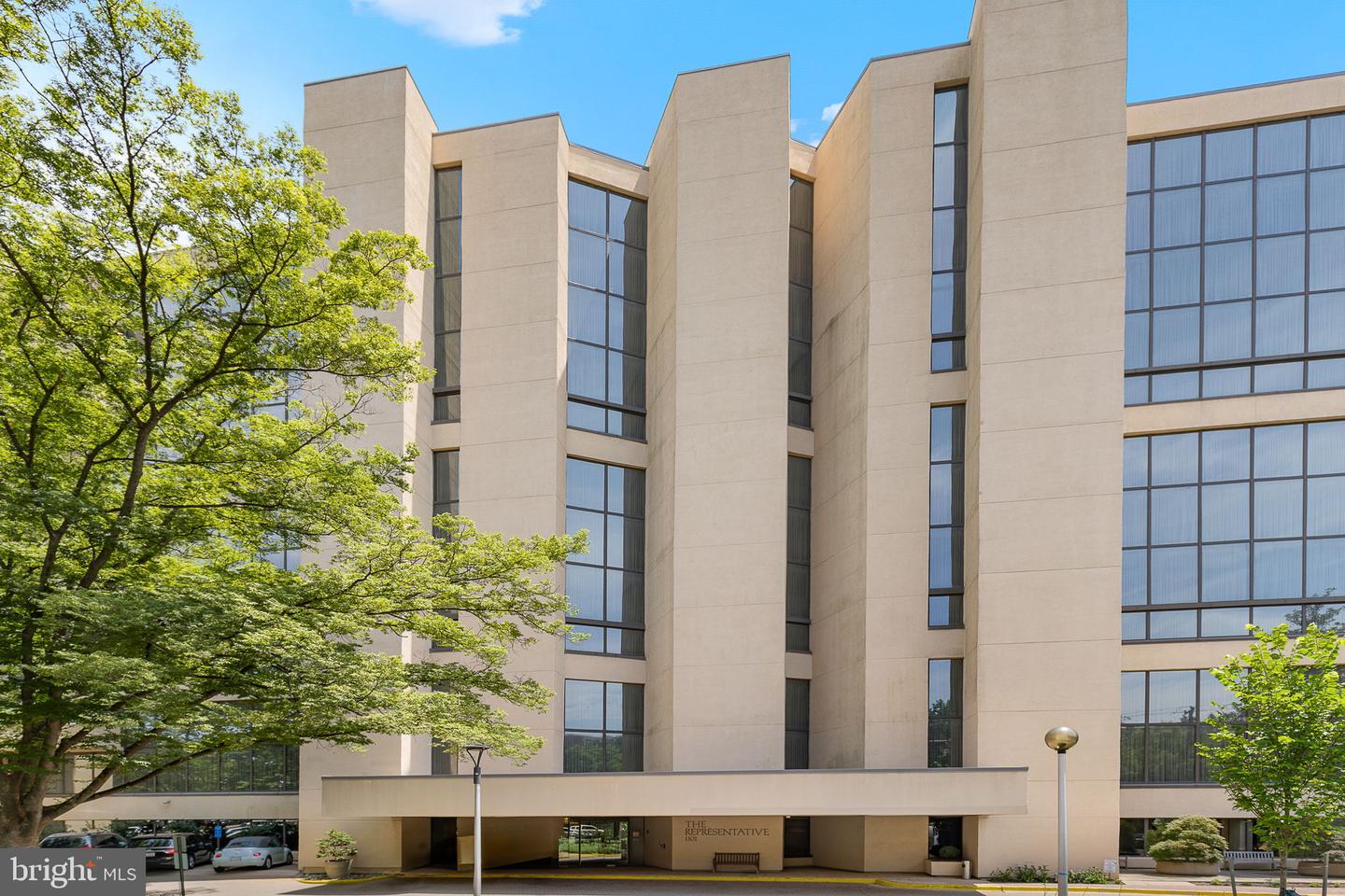 1101 S ARLINGTON RIDGE RD #214, ARLINGTON, Virginia 22202, 2 Bedrooms Bedrooms, ,2 BathroomsBathrooms,Residential,For sale,1101 S ARLINGTON RIDGE RD #214,VAAR2059894 MLS # VAAR2059894