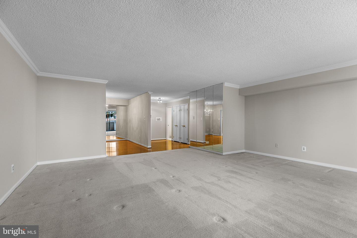 1101 S ARLINGTON RIDGE RD #214, ARLINGTON, Virginia 22202, 2 Bedrooms Bedrooms, ,2 BathroomsBathrooms,Residential,For sale,1101 S ARLINGTON RIDGE RD #214,VAAR2059894 MLS # VAAR2059894