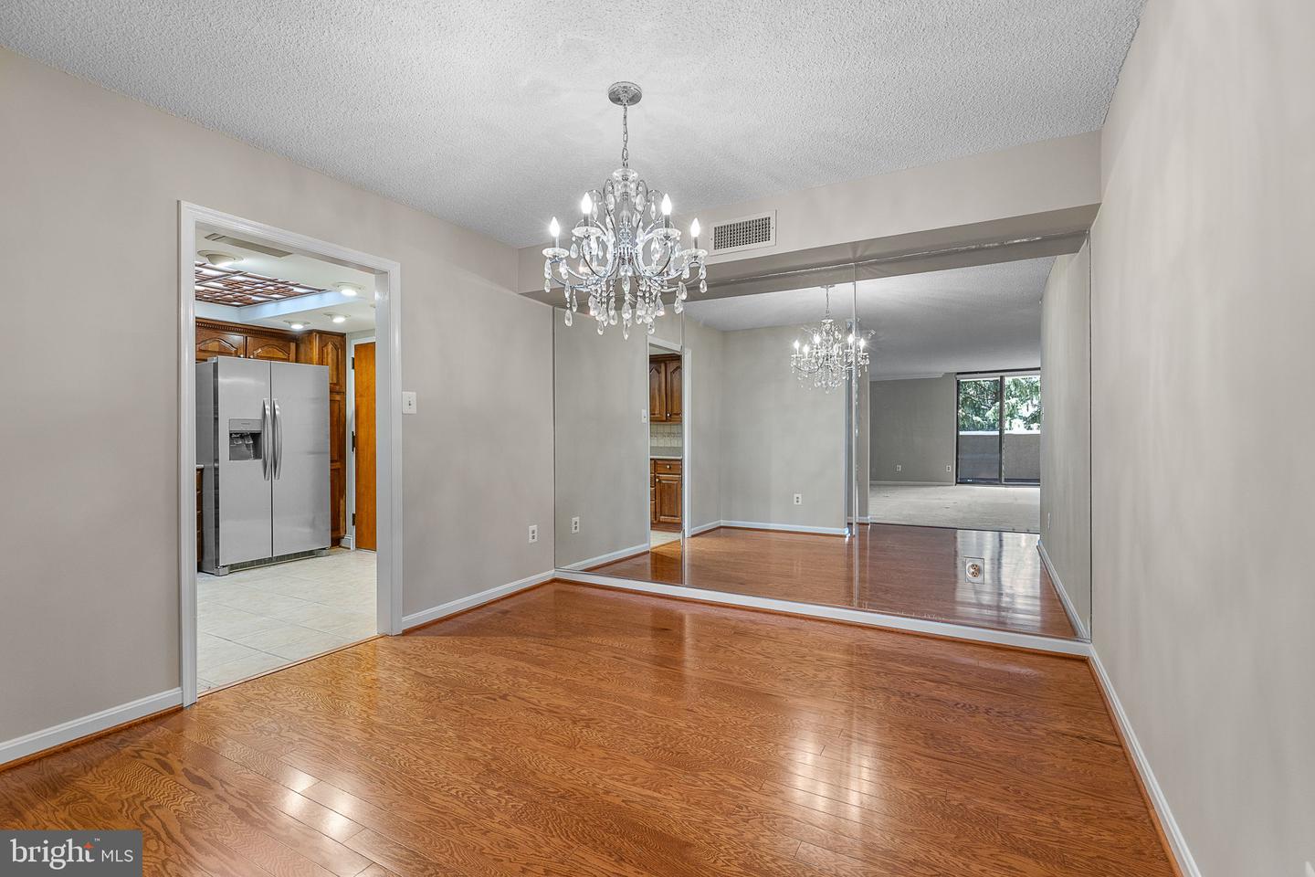 1101 S ARLINGTON RIDGE RD #214, ARLINGTON, Virginia 22202, 2 Bedrooms Bedrooms, ,2 BathroomsBathrooms,Residential,For sale,1101 S ARLINGTON RIDGE RD #214,VAAR2059894 MLS # VAAR2059894