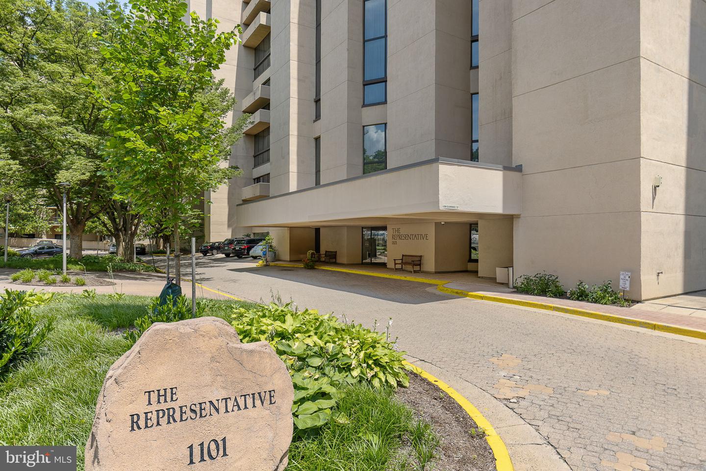 1101 S ARLINGTON RIDGE RD #214, ARLINGTON, Virginia 22202, 2 Bedrooms Bedrooms, ,2 BathroomsBathrooms,Residential,For sale,1101 S ARLINGTON RIDGE RD #214,VAAR2059894 MLS # VAAR2059894