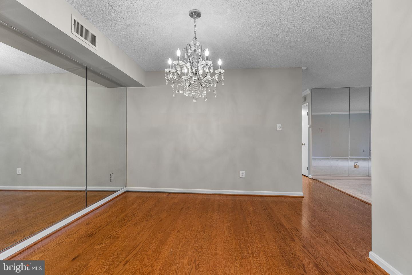 1101 S ARLINGTON RIDGE RD #214, ARLINGTON, Virginia 22202, 2 Bedrooms Bedrooms, ,2 BathroomsBathrooms,Residential,For sale,1101 S ARLINGTON RIDGE RD #214,VAAR2059894 MLS # VAAR2059894