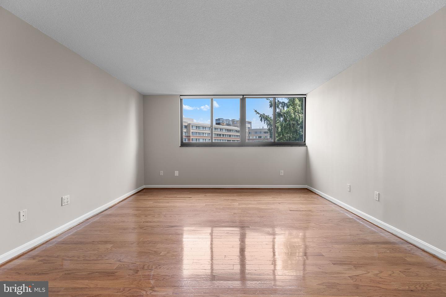 1101 S ARLINGTON RIDGE RD #214, ARLINGTON, Virginia 22202, 2 Bedrooms Bedrooms, ,2 BathroomsBathrooms,Residential,For sale,1101 S ARLINGTON RIDGE RD #214,VAAR2059894 MLS # VAAR2059894