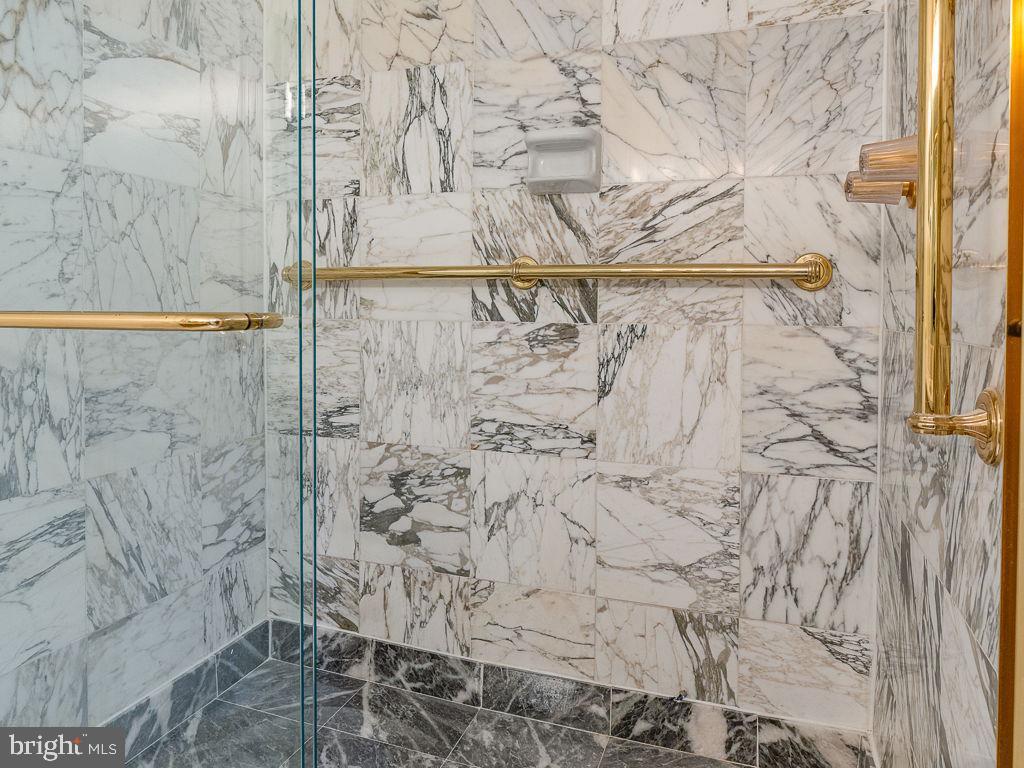 1101 S ARLINGTON RIDGE RD #214, ARLINGTON, Virginia 22202, 2 Bedrooms Bedrooms, ,2 BathroomsBathrooms,Residential,For sale,1101 S ARLINGTON RIDGE RD #214,VAAR2059894 MLS # VAAR2059894
