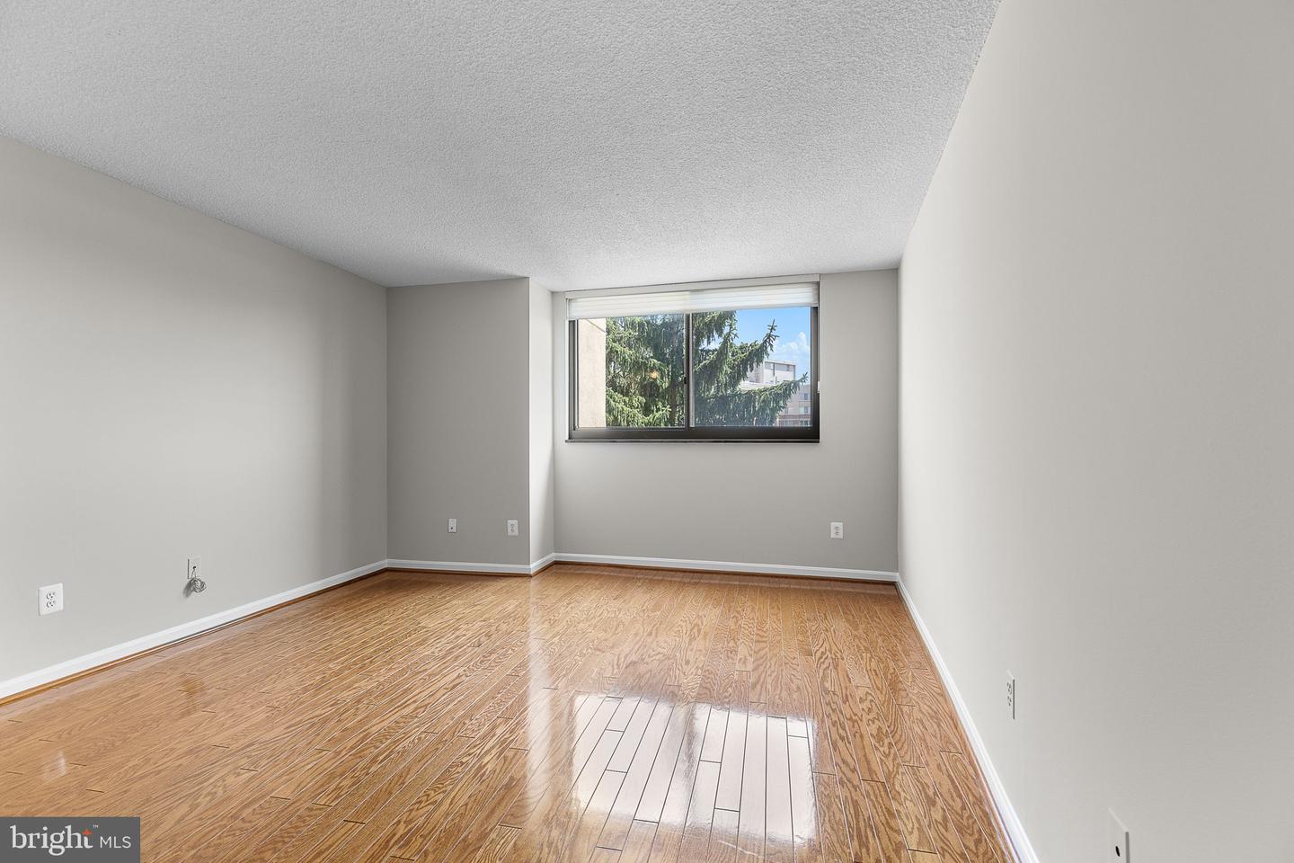 1101 S ARLINGTON RIDGE RD #214, ARLINGTON, Virginia 22202, 2 Bedrooms Bedrooms, ,2 BathroomsBathrooms,Residential,For sale,1101 S ARLINGTON RIDGE RD #214,VAAR2059894 MLS # VAAR2059894