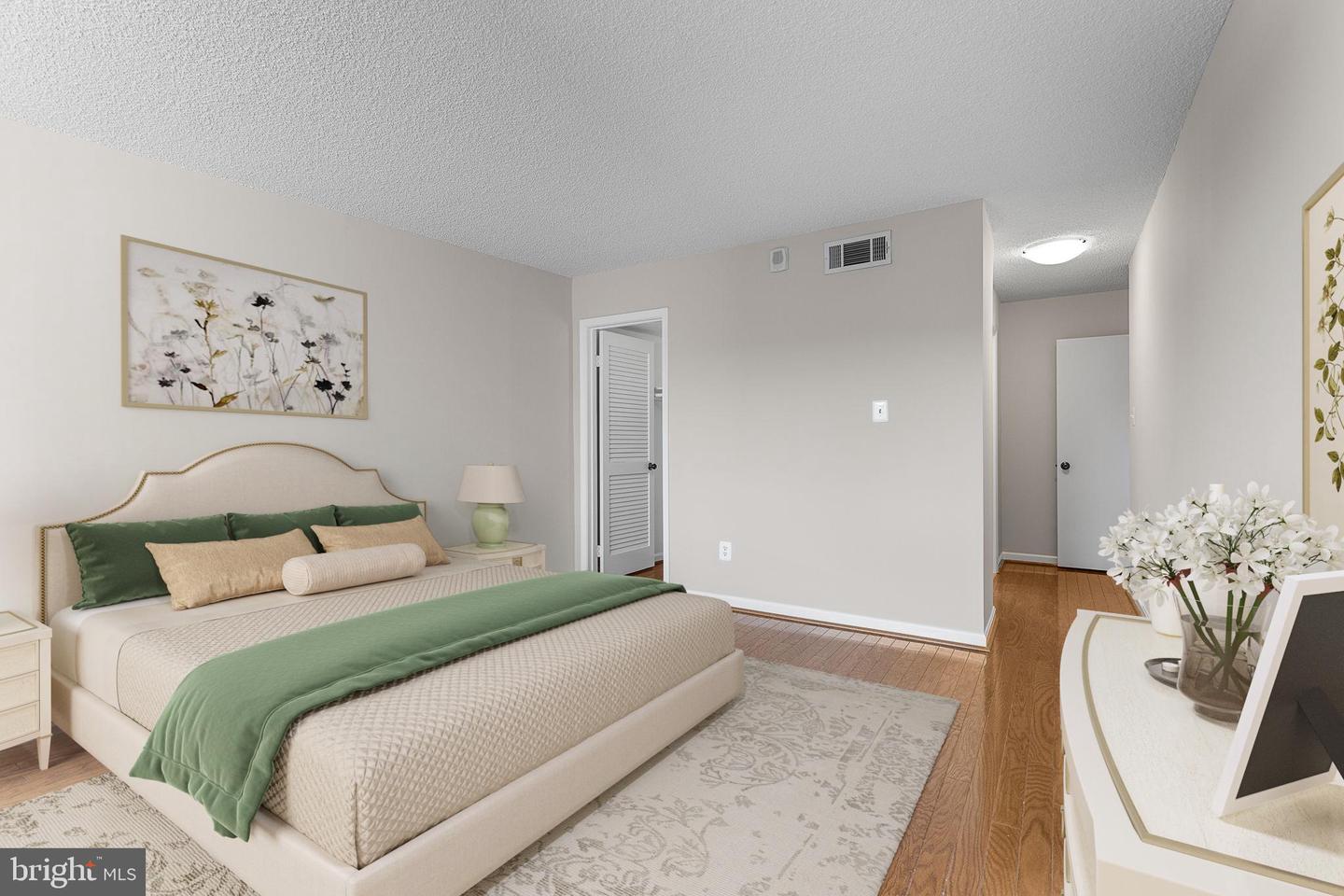 1101 S ARLINGTON RIDGE RD #214, ARLINGTON, Virginia 22202, 2 Bedrooms Bedrooms, ,2 BathroomsBathrooms,Residential,For sale,1101 S ARLINGTON RIDGE RD #214,VAAR2059894 MLS # VAAR2059894