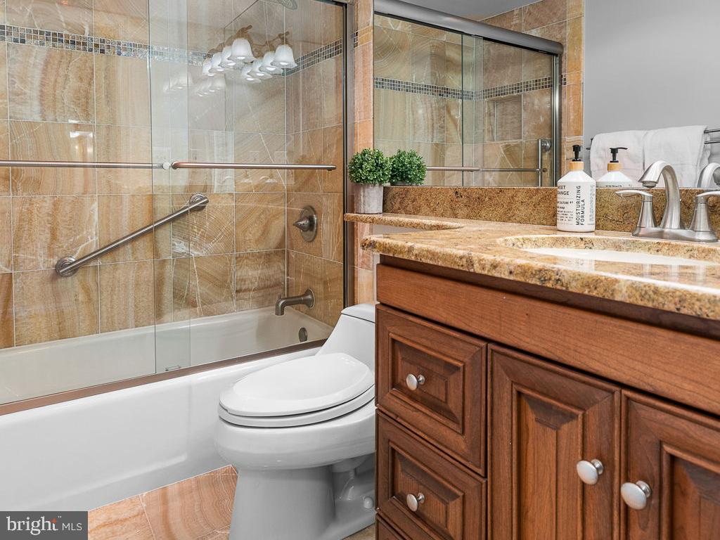 1101 S ARLINGTON RIDGE RD #214, ARLINGTON, Virginia 22202, 2 Bedrooms Bedrooms, ,2 BathroomsBathrooms,Residential,For sale,1101 S ARLINGTON RIDGE RD #214,VAAR2059894 MLS # VAAR2059894