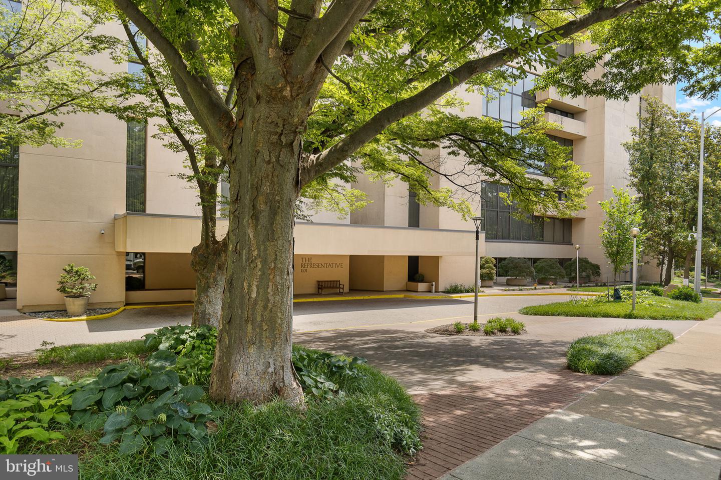 1101 S ARLINGTON RIDGE RD #214, ARLINGTON, Virginia 22202, 2 Bedrooms Bedrooms, ,2 BathroomsBathrooms,Residential,For sale,1101 S ARLINGTON RIDGE RD #214,VAAR2059894 MLS # VAAR2059894