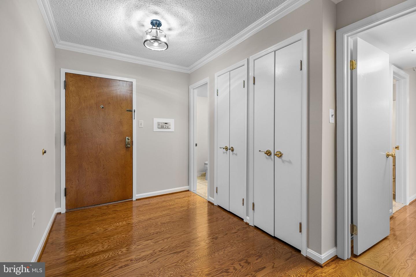 1101 S ARLINGTON RIDGE RD #214, ARLINGTON, Virginia 22202, 2 Bedrooms Bedrooms, ,2 BathroomsBathrooms,Residential,For sale,1101 S ARLINGTON RIDGE RD #214,VAAR2059894 MLS # VAAR2059894