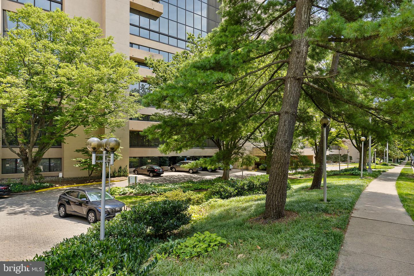1101 S ARLINGTON RIDGE RD #214, ARLINGTON, Virginia 22202, 2 Bedrooms Bedrooms, ,2 BathroomsBathrooms,Residential,For sale,1101 S ARLINGTON RIDGE RD #214,VAAR2059894 MLS # VAAR2059894