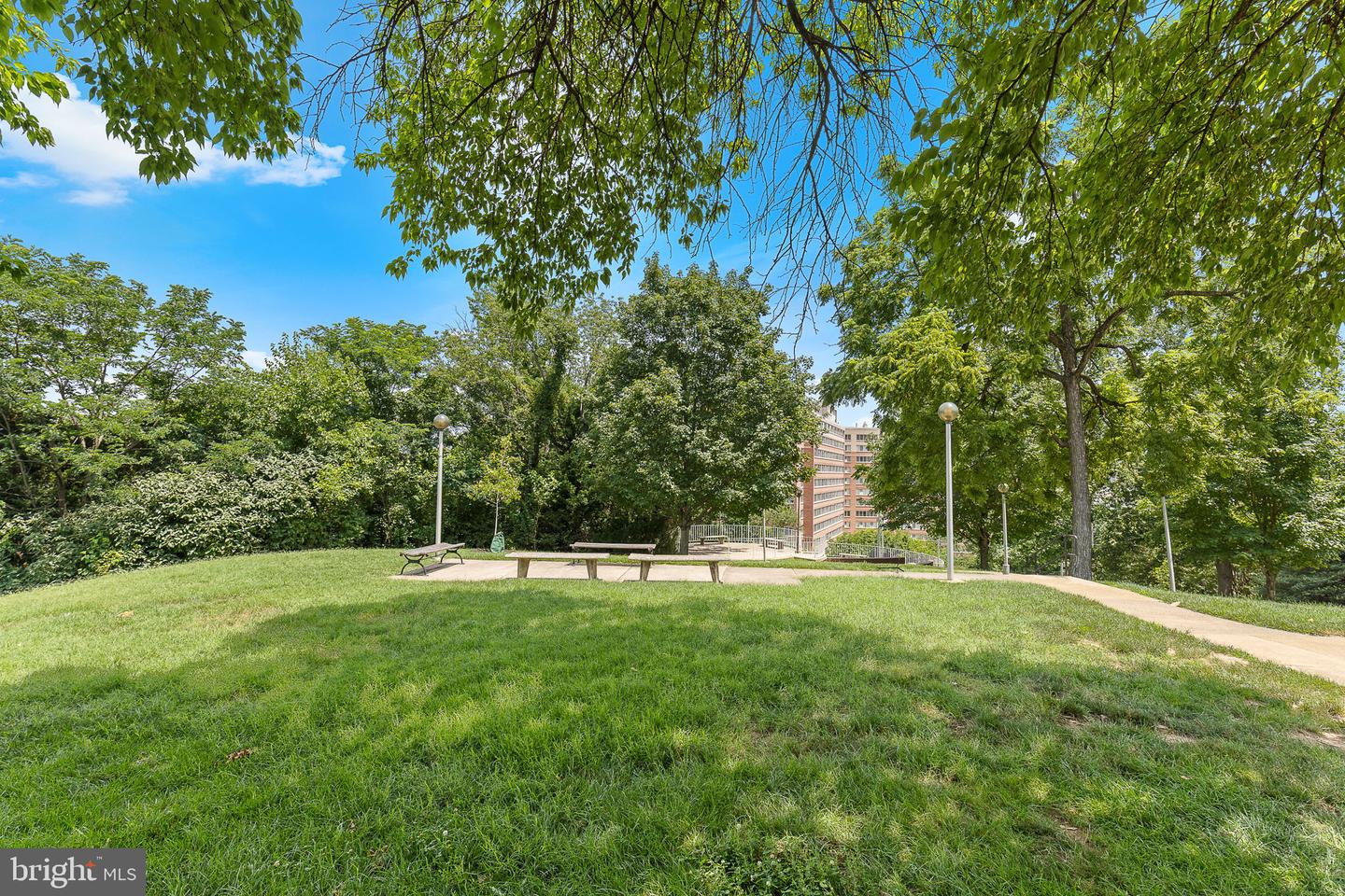 1101 S ARLINGTON RIDGE RD #214, ARLINGTON, Virginia 22202, 2 Bedrooms Bedrooms, ,2 BathroomsBathrooms,Residential,For sale,1101 S ARLINGTON RIDGE RD #214,VAAR2059894 MLS # VAAR2059894