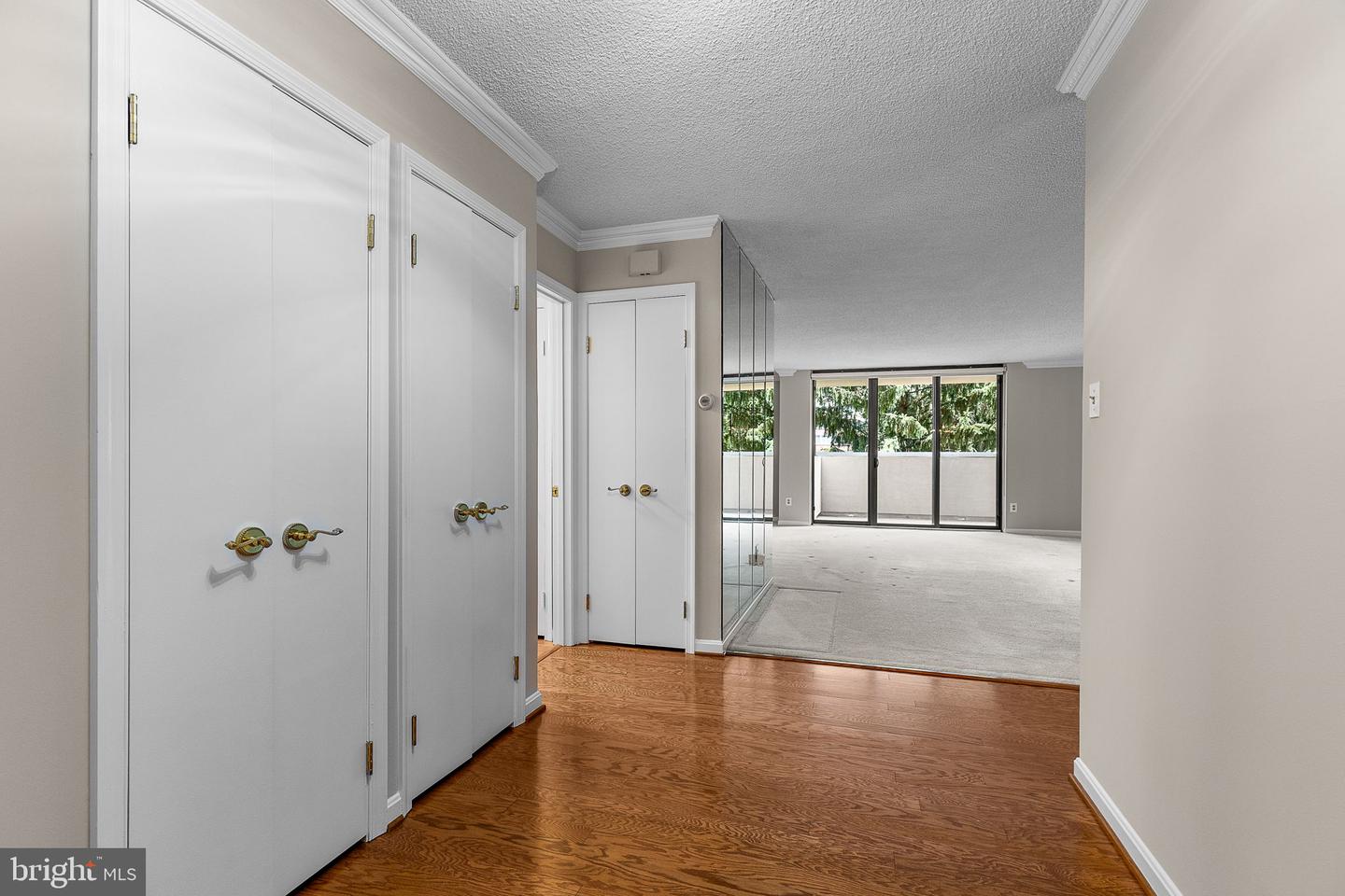 1101 S ARLINGTON RIDGE RD #214, ARLINGTON, Virginia 22202, 2 Bedrooms Bedrooms, ,2 BathroomsBathrooms,Residential,For sale,1101 S ARLINGTON RIDGE RD #214,VAAR2059894 MLS # VAAR2059894