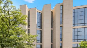 1101 S ARLINGTON RIDGE RD #214, ARLINGTON, Virginia 22202, 2 Bedrooms Bedrooms, ,2 BathroomsBathrooms,Residential,For sale,1101 S ARLINGTON RIDGE RD #214,VAAR2059894 MLS # VAAR2059894