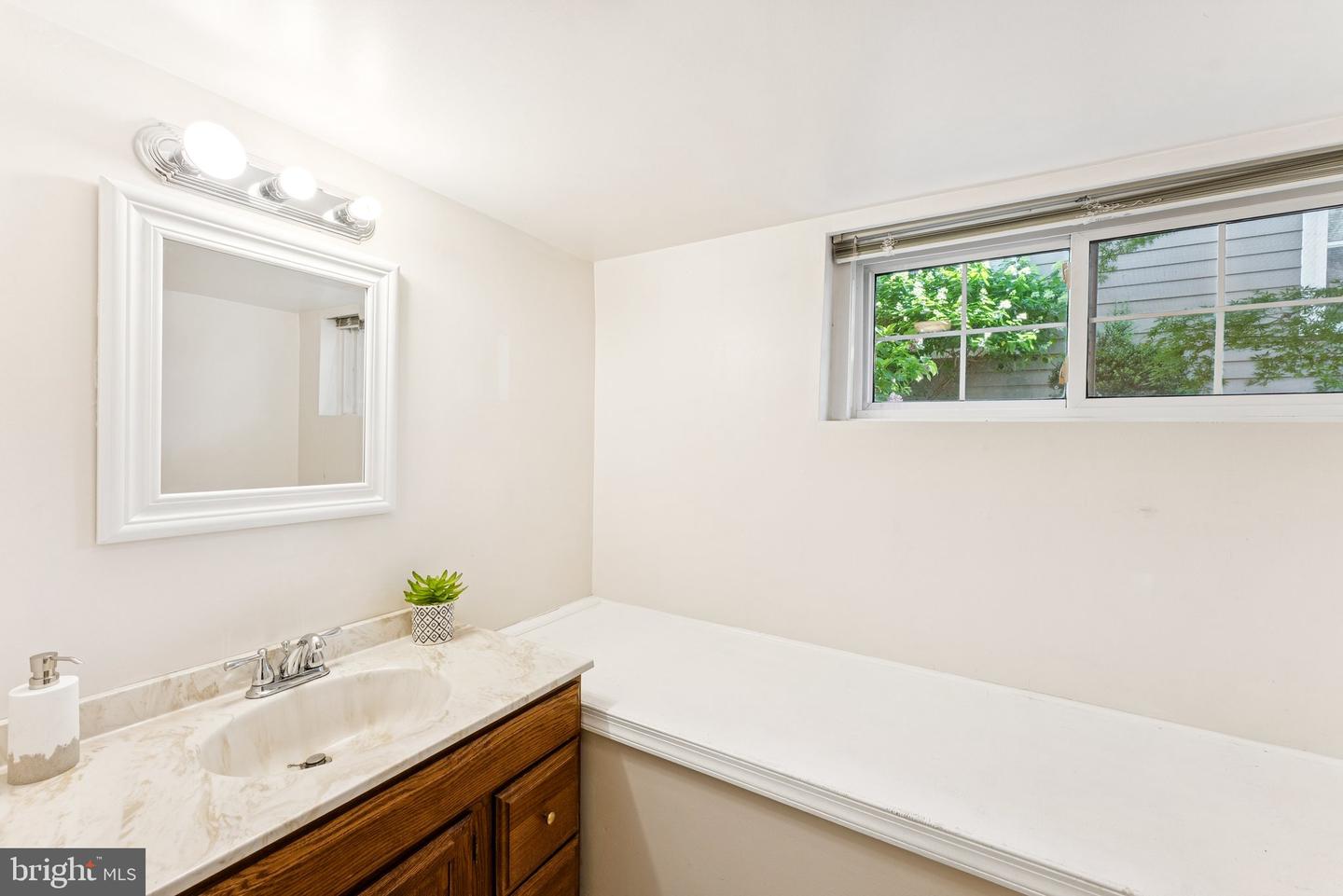 609 21ST ST S, ARLINGTON, Virginia 22202, 3 Bedrooms Bedrooms, ,3 BathroomsBathrooms,Residential,For sale,609 21ST ST S,VAAR2059896 MLS # VAAR2059896