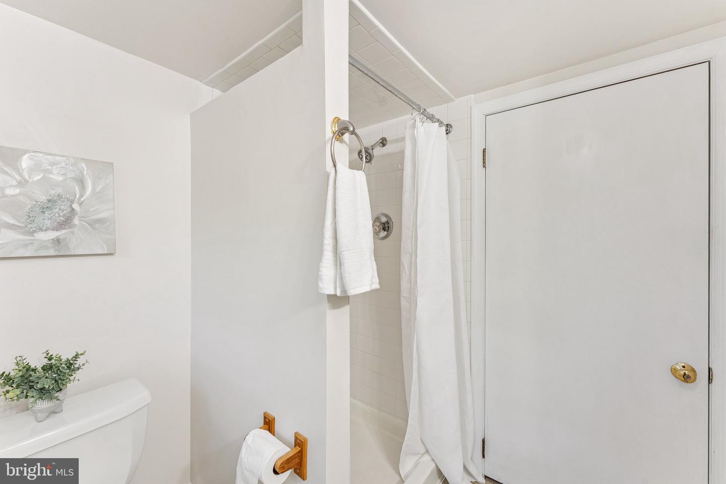 609 21ST ST S, ARLINGTON, Virginia 22202, 3 Bedrooms Bedrooms, ,3 BathroomsBathrooms,Residential,For sale,609 21ST ST S,VAAR2059896 MLS # VAAR2059896