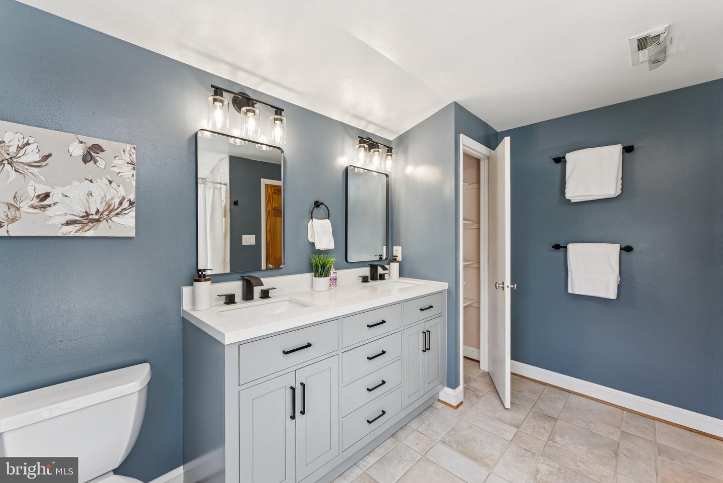 609 21ST ST S, ARLINGTON, Virginia 22202, 3 Bedrooms Bedrooms, ,3 BathroomsBathrooms,Residential,For sale,609 21ST ST S,VAAR2059896 MLS # VAAR2059896