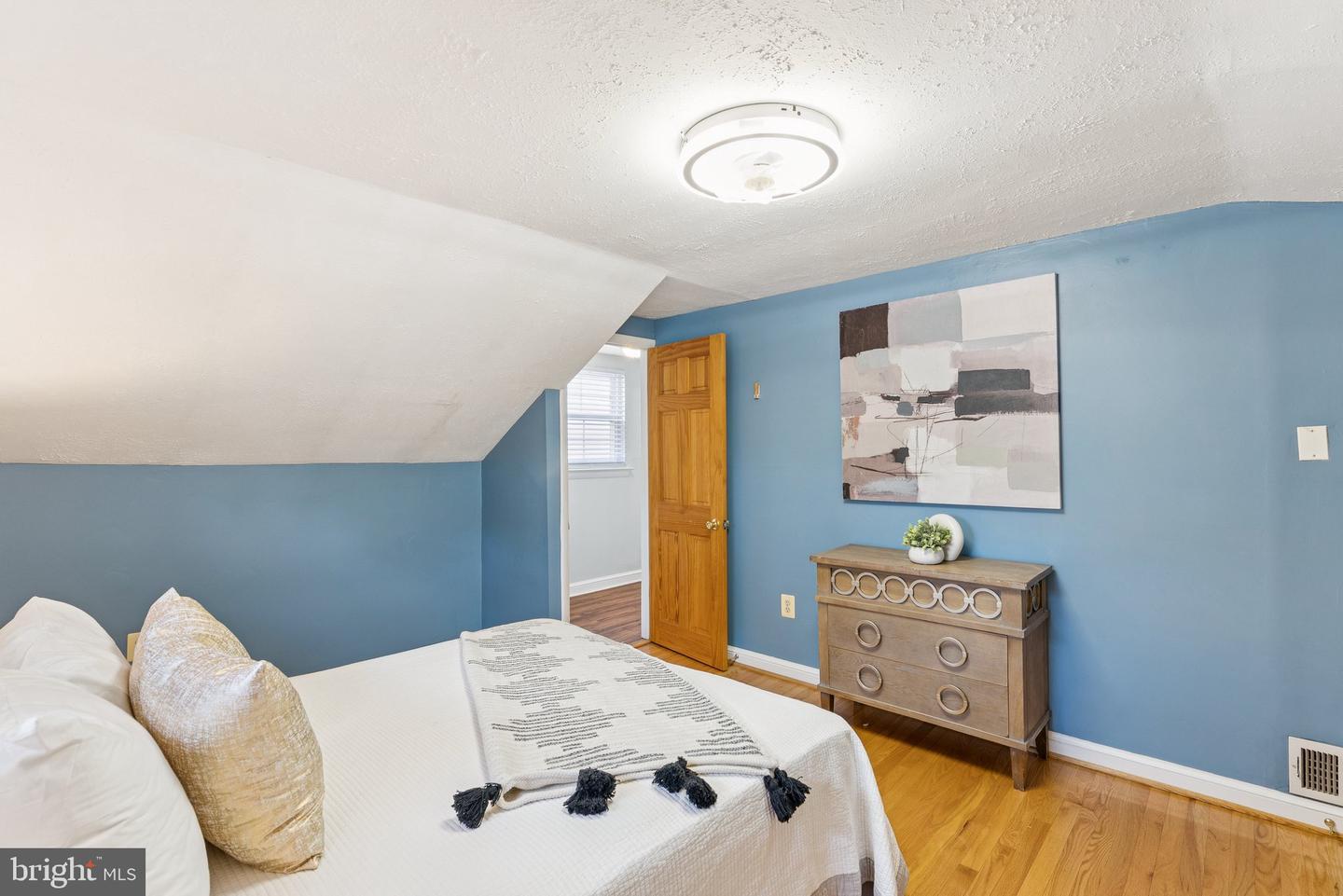 609 21ST ST S, ARLINGTON, Virginia 22202, 3 Bedrooms Bedrooms, ,3 BathroomsBathrooms,Residential,For sale,609 21ST ST S,VAAR2059896 MLS # VAAR2059896
