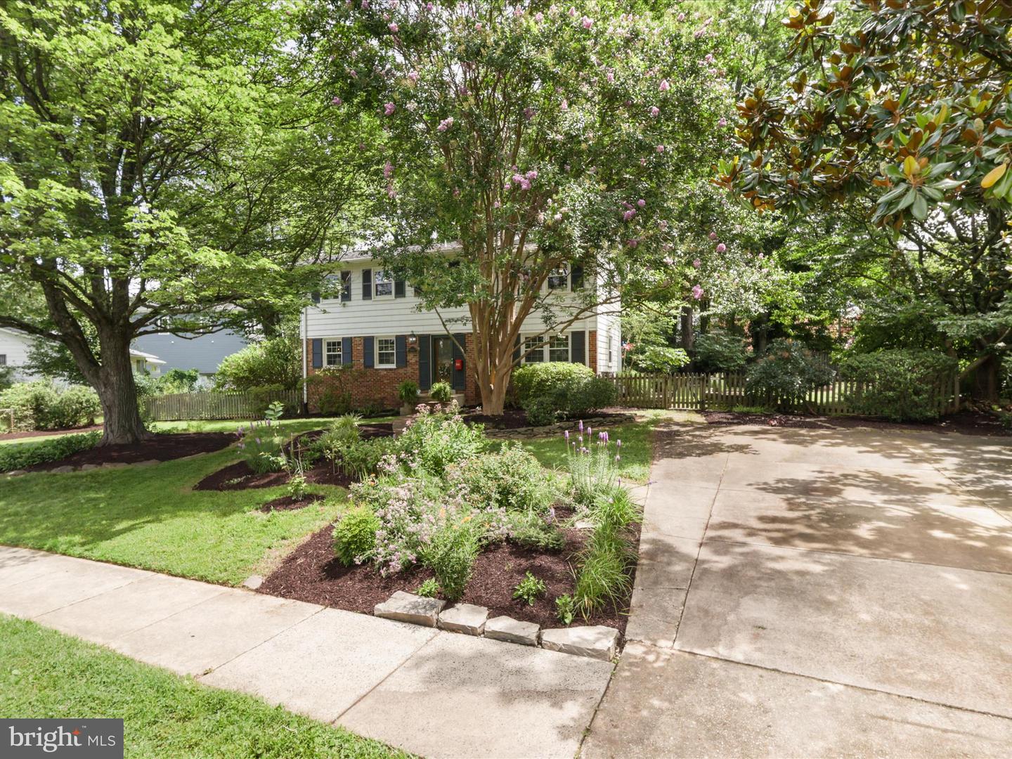 8303 CARNEGIE DR, VIENNA, Virginia 22180, 4 Bedrooms Bedrooms, ,3 BathroomsBathrooms,Residential,For sale,8303 CARNEGIE DR,VAFX2250996 MLS # VAFX2250996