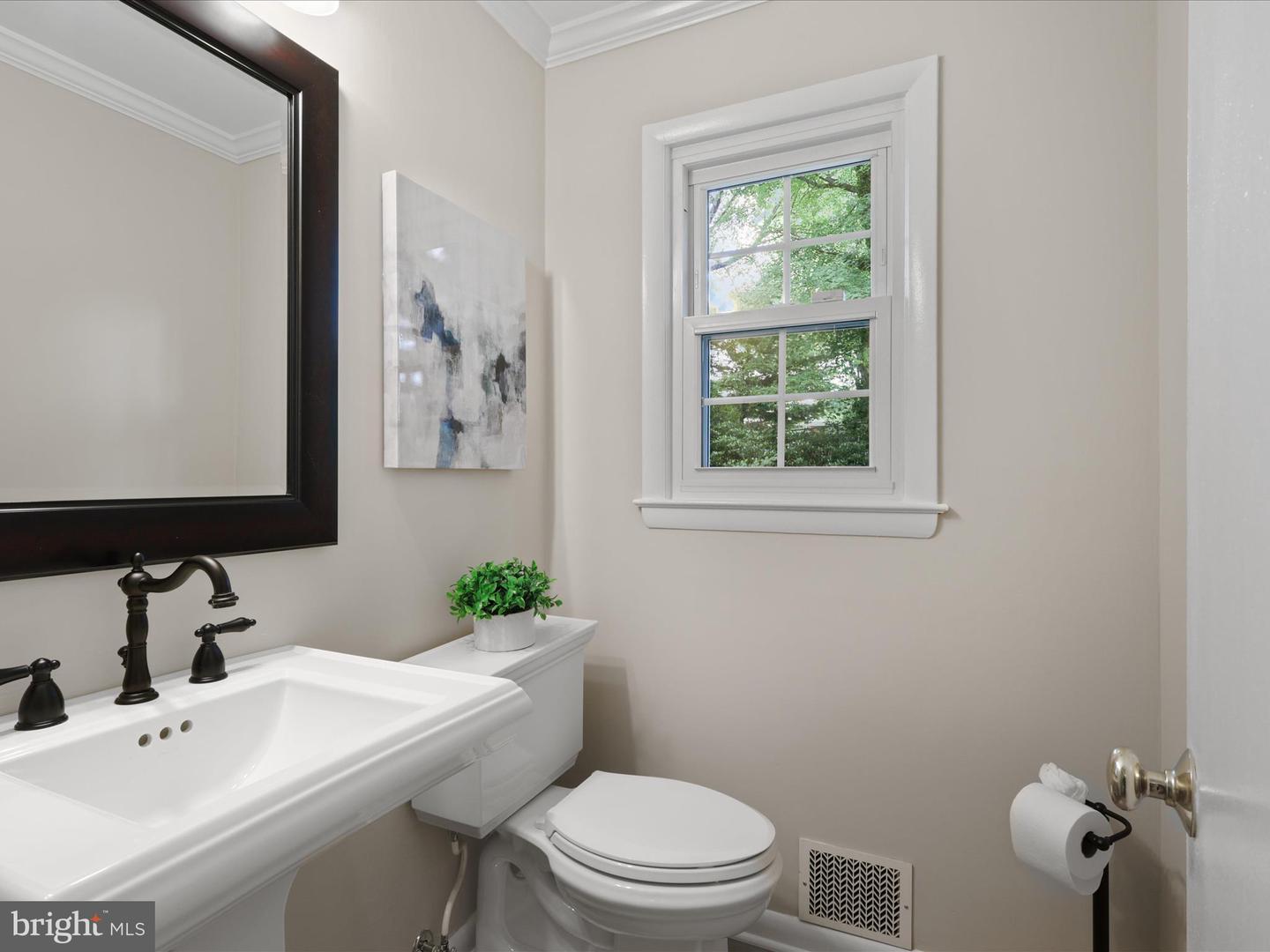 8303 CARNEGIE DR, VIENNA, Virginia 22180, 4 Bedrooms Bedrooms, ,3 BathroomsBathrooms,Residential,For sale,8303 CARNEGIE DR,VAFX2250996 MLS # VAFX2250996