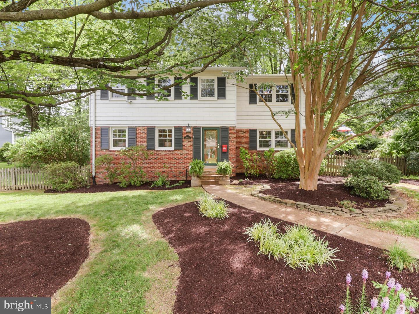 8303 CARNEGIE DR, VIENNA, Virginia 22180, 4 Bedrooms Bedrooms, ,3 BathroomsBathrooms,Residential,For sale,8303 CARNEGIE DR,VAFX2250996 MLS # VAFX2250996