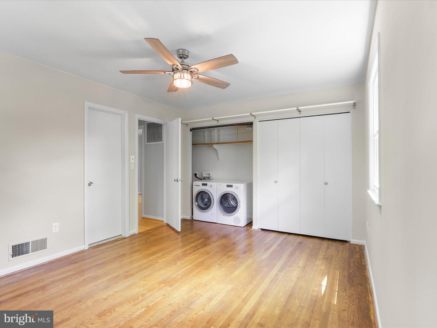 8303 CARNEGIE DR, VIENNA, Virginia 22180, 4 Bedrooms Bedrooms, ,3 BathroomsBathrooms,Residential,For sale,8303 CARNEGIE DR,VAFX2250996 MLS # VAFX2250996