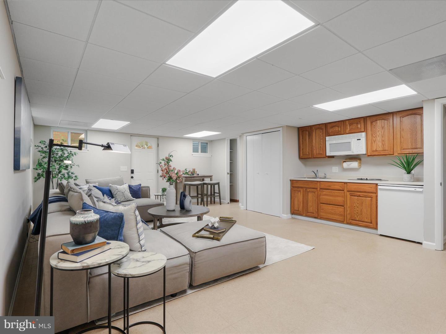 8303 CARNEGIE DR, VIENNA, Virginia 22180, 4 Bedrooms Bedrooms, ,3 BathroomsBathrooms,Residential,For sale,8303 CARNEGIE DR,VAFX2250996 MLS # VAFX2250996
