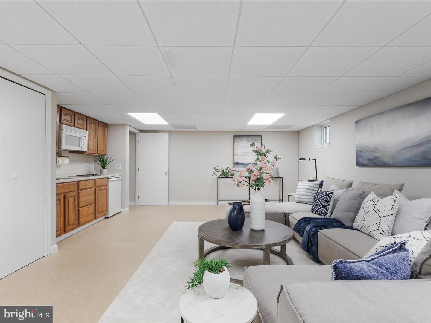 8303 CARNEGIE DR, VIENNA, Virginia 22180, 4 Bedrooms Bedrooms, ,3 BathroomsBathrooms,Residential,For sale,8303 CARNEGIE DR,VAFX2250996 MLS # VAFX2250996