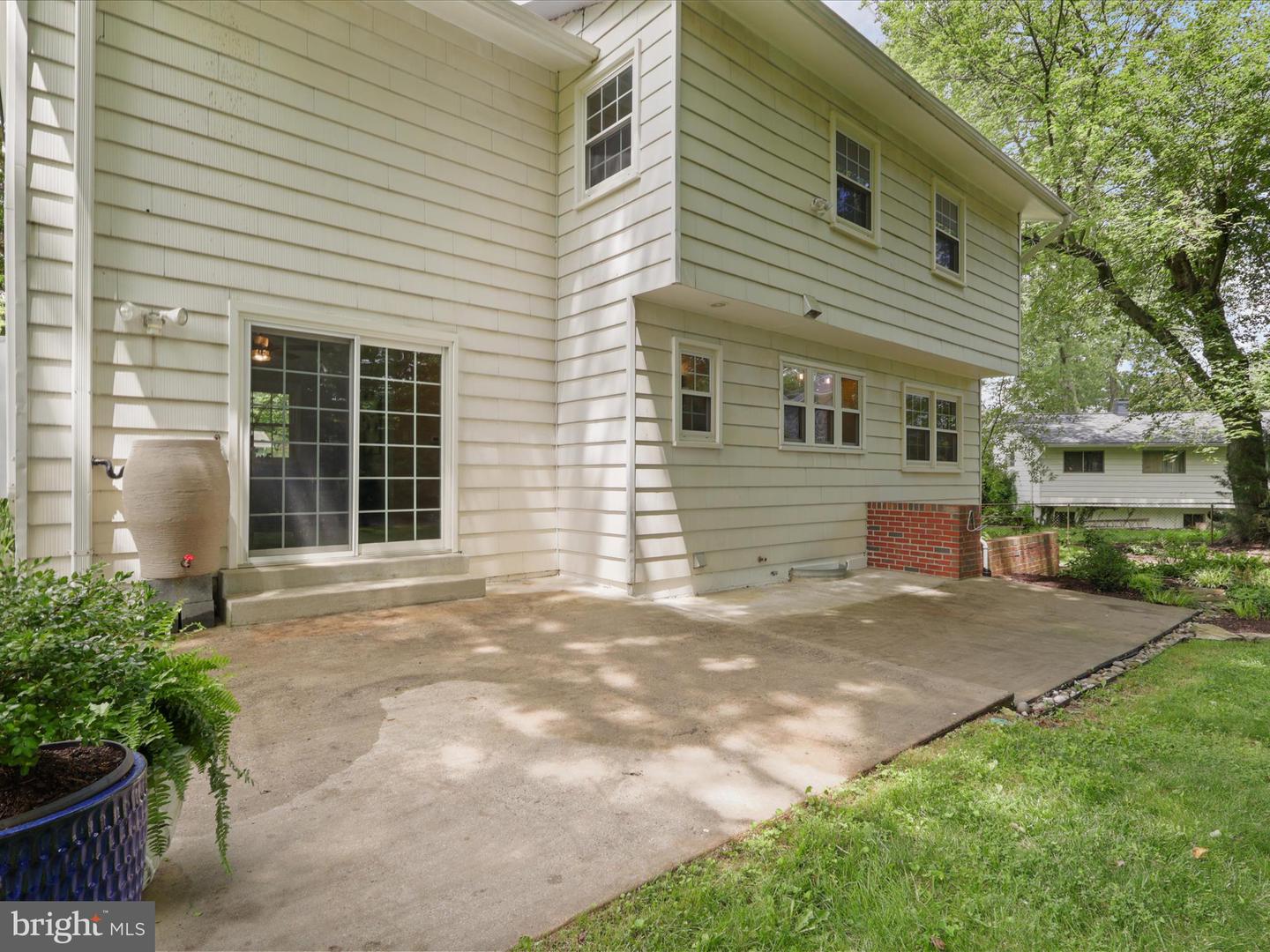 8303 CARNEGIE DR, VIENNA, Virginia 22180, 4 Bedrooms Bedrooms, ,3 BathroomsBathrooms,Residential,For sale,8303 CARNEGIE DR,VAFX2250996 MLS # VAFX2250996