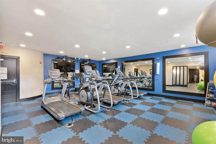 1800 WILSON BLVD #305, ARLINGTON, Virginia 22209, 1 Bedroom Bedrooms, ,1 BathroomBathrooms,Residential,For sale,1800 WILSON BLVD #305,VAAR2059922 MLS # VAAR2059922