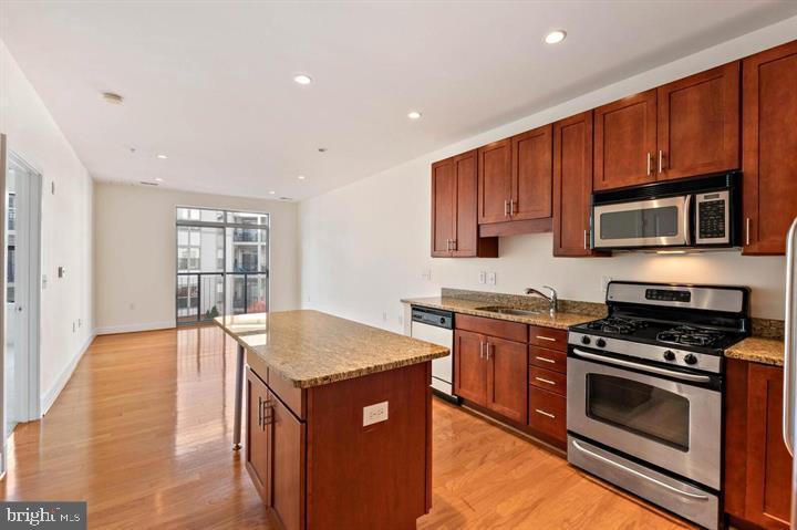 1800 WILSON BLVD #305, ARLINGTON, Virginia 22209, 1 Bedroom Bedrooms, ,1 BathroomBathrooms,Residential,For sale,1800 WILSON BLVD #305,VAAR2059922 MLS # VAAR2059922