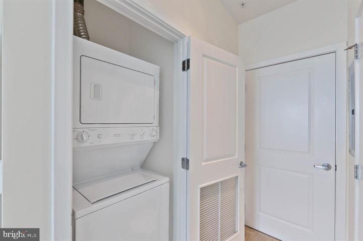 1800 WILSON BLVD #305, ARLINGTON, Virginia 22209, 1 Bedroom Bedrooms, ,1 BathroomBathrooms,Residential,For sale,1800 WILSON BLVD #305,VAAR2059922 MLS # VAAR2059922